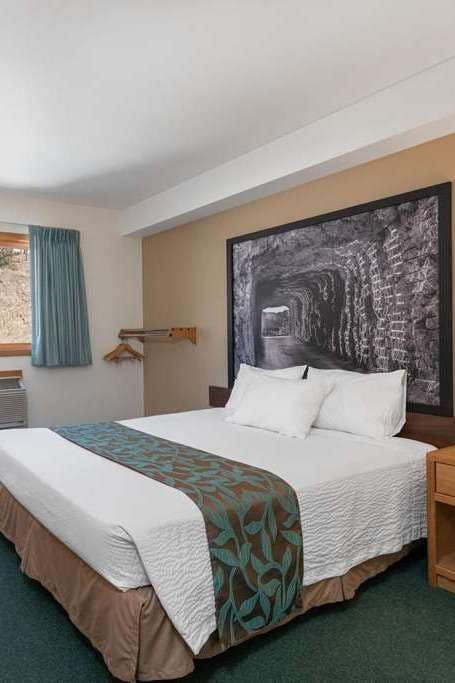 Hotel Super 8 by Wyndham Hill City/Mt Rushmore/ Area photo 1