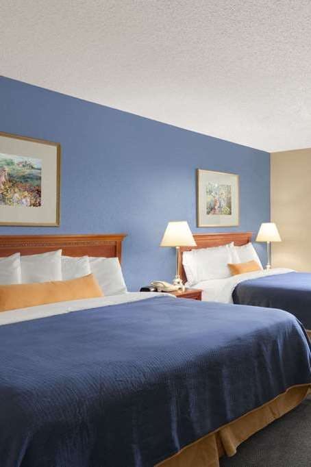 Hotel Days Inn by Wyndham Keene NH photo 2