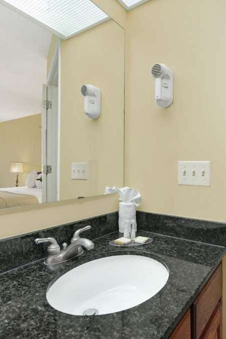 Hotel Baymont by Wyndham Thomasville photo 4