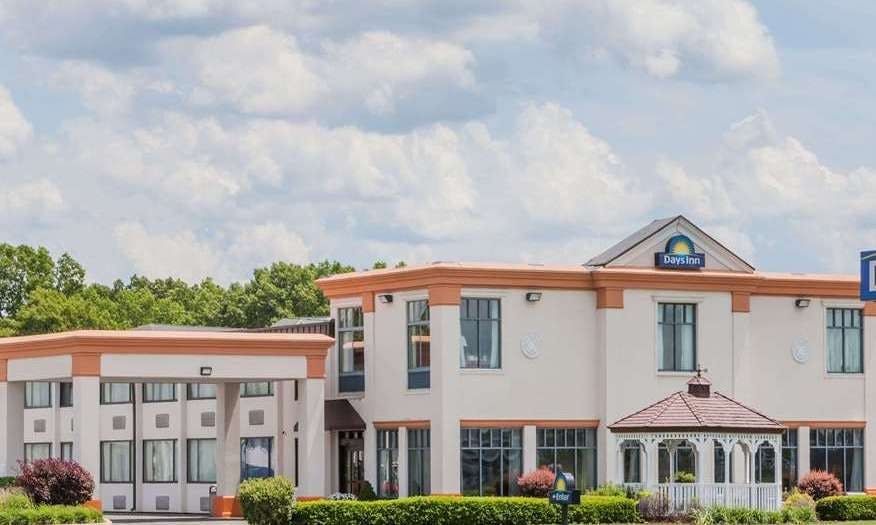 Days Inn by Wyndham Windsor Locks / Bradley Intl Airport