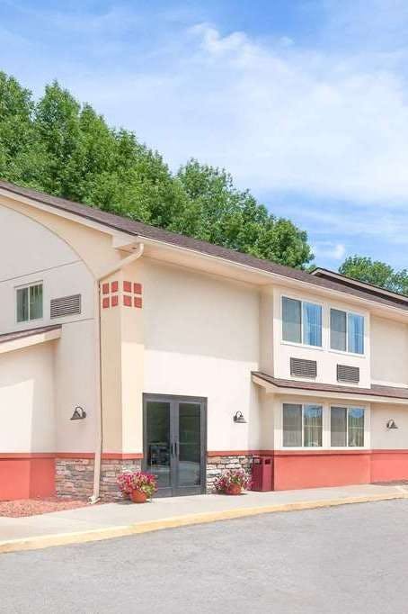 Hotel Super 8 Oneonta/Cooperstown photo 4