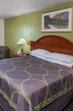 Hotel Super 8 by Wyndham Merrillville photo 1