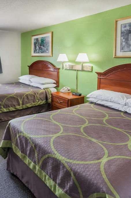 Hotel Super 8 by Wyndham Merrillville photo 2