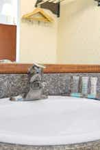 Hotel Travelodge by Wyndham Lynwood photo 4