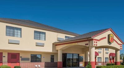 Super 8 by Wyndham Claremore OK