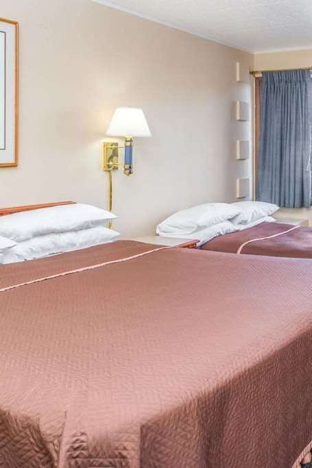 Hotel Travelodge by Wyndham Kalispell photo 2