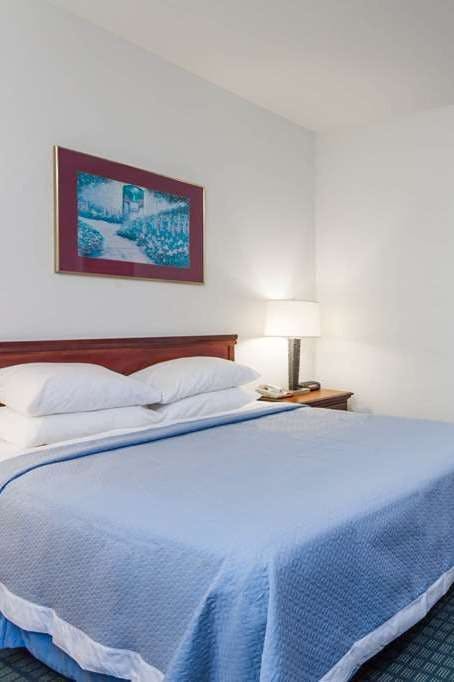 Hotel Days Inn by Wyndham Kill Devil Hills Oceanfront - Wilbur photo 1