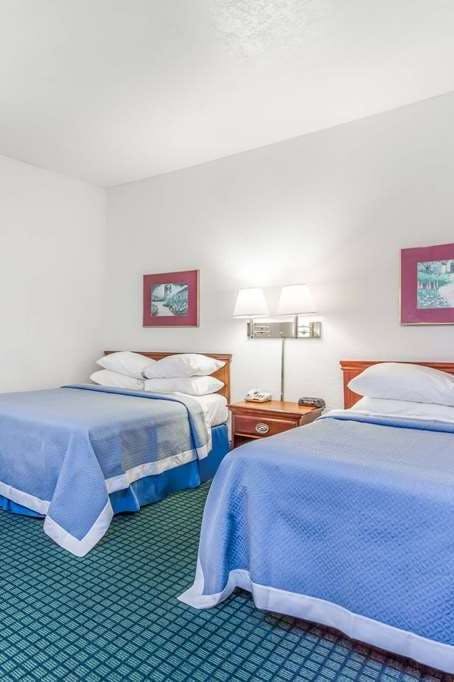 Hotel Days Inn by Wyndham Kill Devil Hills Oceanfront - Wilbur photo 2