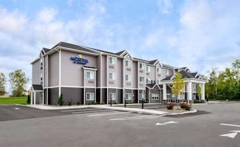 Microtel Inn & Suites by Wyndham Farmington