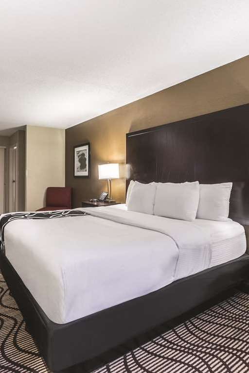 Hotel La Quinta Inn Suites Collins photo 1