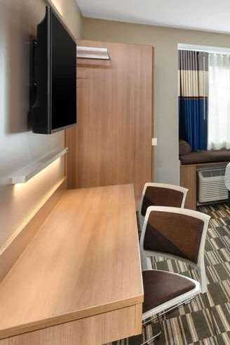 Hotel Microtel Inn & Suites by Wyndham Farmington photo 3