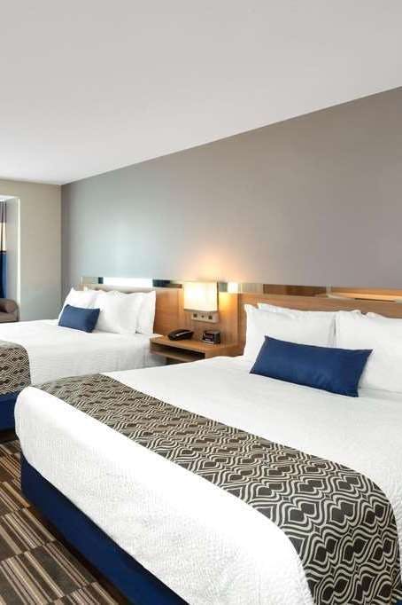 Hotel Microtel Inn & Suites by Wyndham Farmington photo 2