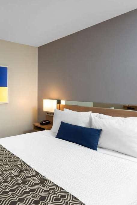 Hotel Microtel Inn & Suites by Wyndham Farmington photo 1