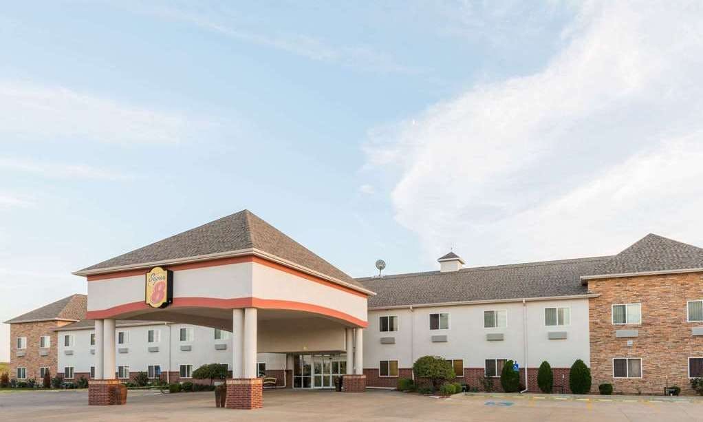 Super 8 by Wyndham Salina