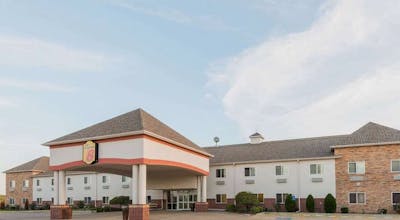 Super 8 by Wyndham Salina