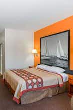 Hotel Super 8 Salina photo 1