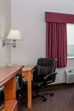 Hotel Super 8 Salina photo 3