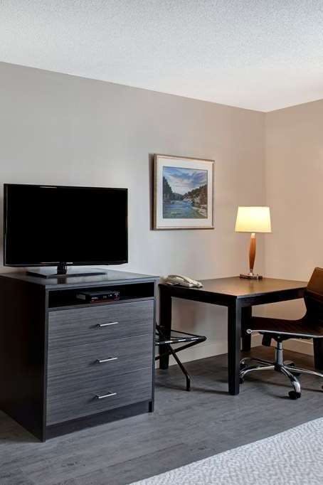 Hotel Days Inn & Suites by Wyndham Collingwood photo 3