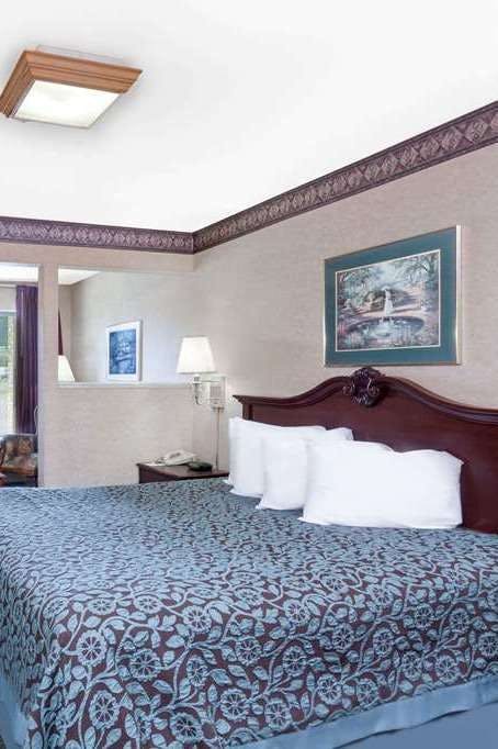 Hotel Days Inn by Wyndham Morristown photo 2