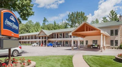 Howard Johnson by Wyndham Traverse City