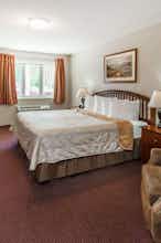 Hotel Howard Johnson by Wyndham Traverse City photo 1