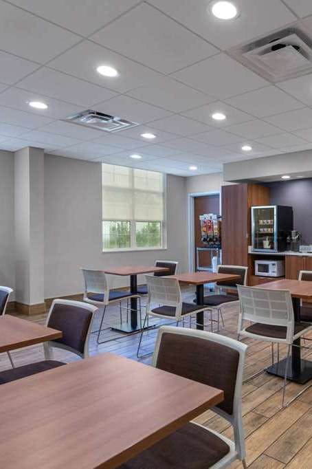Hotel Microtel Inn & Suites by Wyndham Niagara Falls photo 4