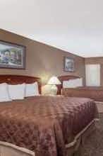 Hotel Ramada Fresno North photo 1