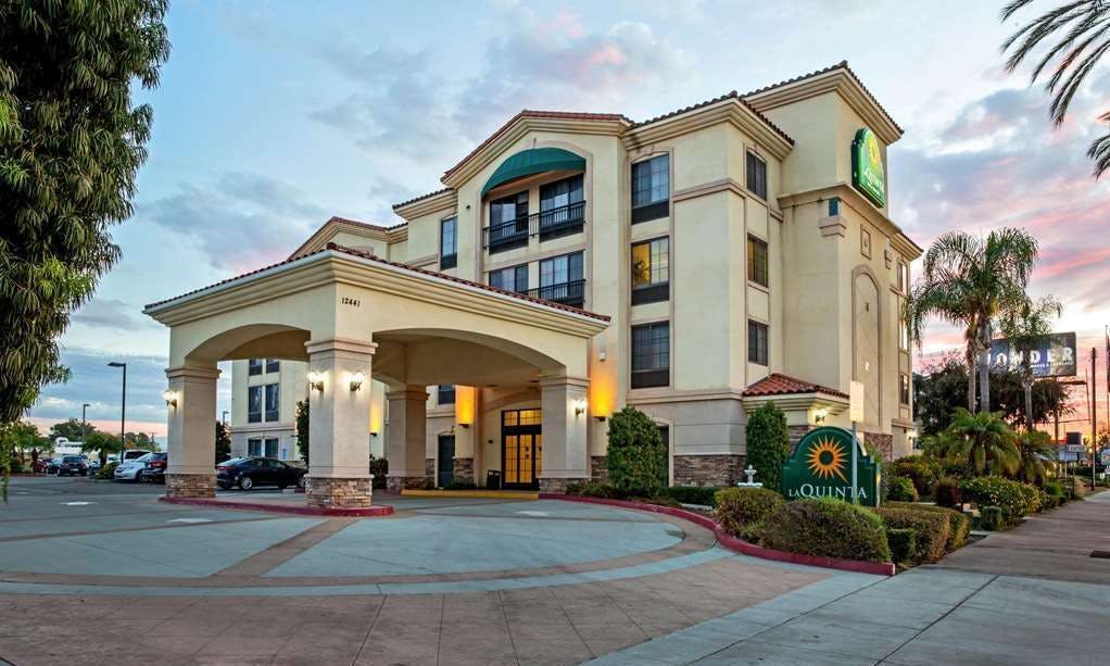 La Quinta Inn & Suites by Wyndham NE Long Beach/Cypress