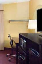 Hotel Super 8 Richmond photo 2