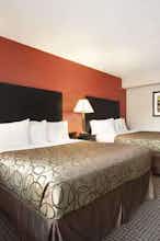 Hotel Travelodge by Wyndham Traverse City MI photo 2