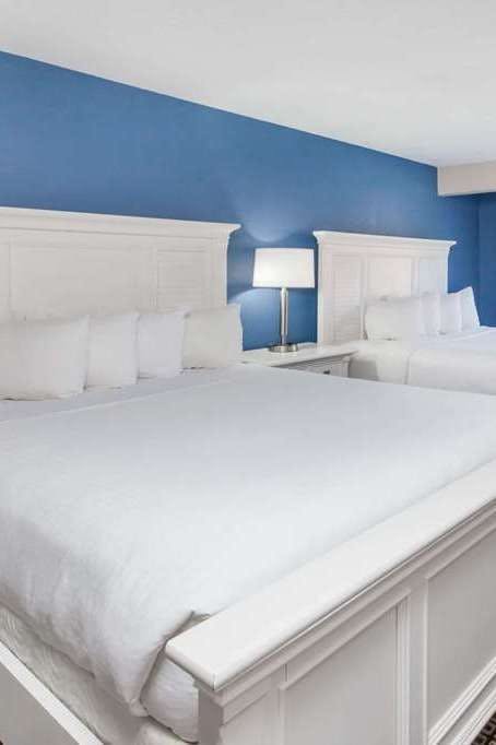 Hotel Travelodge by Wyndham Traverse City MI photo 4