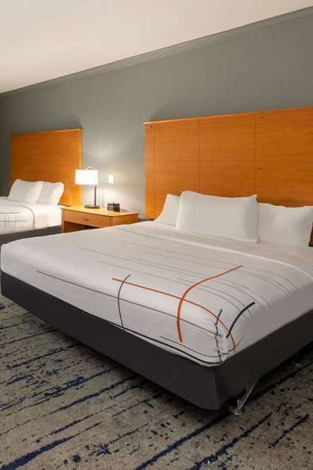 Hotel La Quinta Inn & Suites by Wyndham Bridgeport photo 2