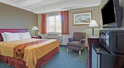 Travelodge by Wyndham Iowa City