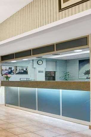 Hotel Super 8 by Wyndham Niagara Falls North photo 5