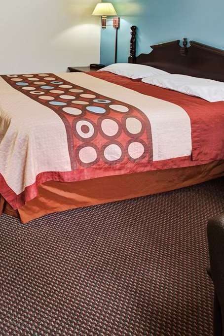 Hotel Super 8 by Wyndham Heath/Newark photo 1