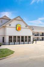 Hotel Super 8 City of Moore photo 4