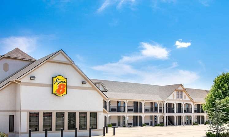 Super 8 City of Moore