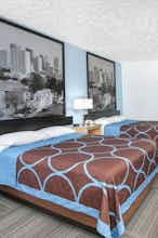 Hotel Super 8 City of Moore photo 2