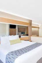 Hotel Microtel Inn & Suites by Wyndham Pigeon Forge photo 3