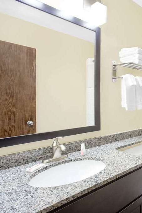 Hotel Baymont Holland photo 5