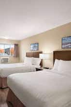 Hotel Travelodge Wyndham Salmon Arm photo 2