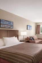 Hotel Travelodge Wyndham Salmon Arm photo 1