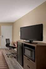 Hotel Travelodge Wyndham Salmon Arm photo 5