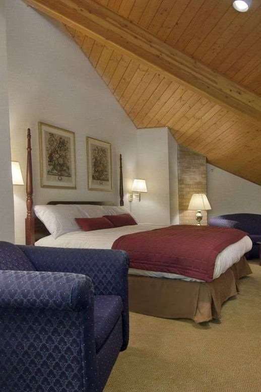 Hotel Baymont by Wyndham Whitewater photo 1