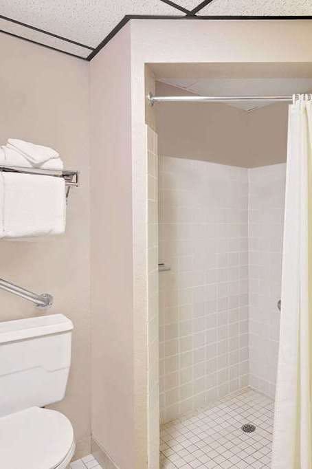 Hotel Days Inn by Wyndham Winona photo 5