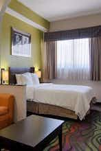 Hotel Days Inn Suites Bonita Springs photo 1