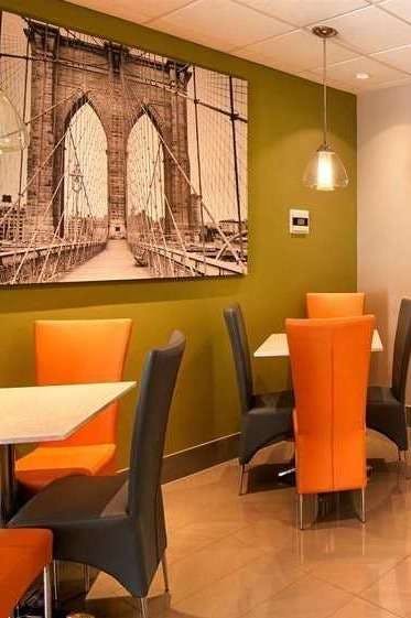 Hotel Days Inn & Suites by Wyndham Bonita Springs North Naples photo 5