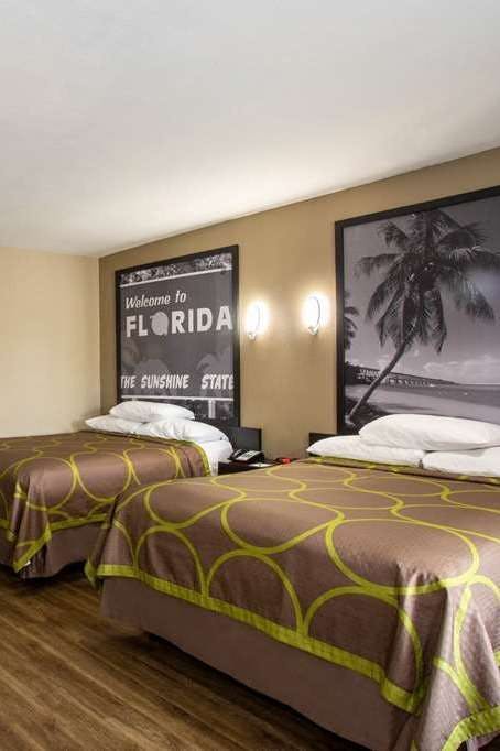 Hotel Super 8 by Wyndham Pensacola NAS Area photo 2