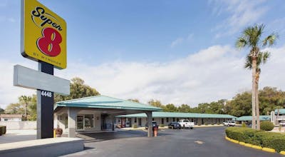 Super 8 by Wyndham Pensacola NAS Area