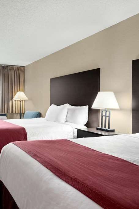 Hotel Baymont by Wyndham Sioux Falls North/I-29/Russell St photo 2